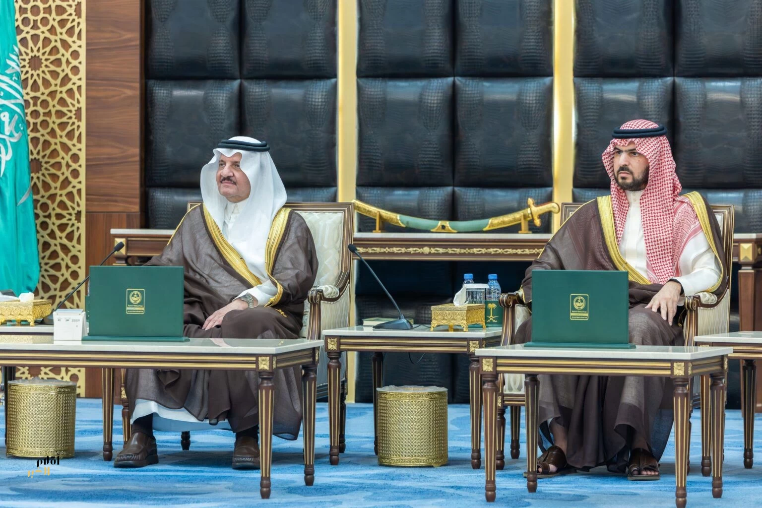 أمير المنطقة الشرقية يستقبل المشرف العام على الإدارة العامة للخدمات الطبية بوزارة الداخلية ومنسوبي مستشفى قوى الأمن بالدمام