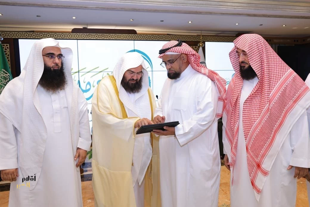 السديس يقف على إستعدادات الرئاسة بالمسجد النبوي ويدشّن الخطة التشغيليّة للحج ويطلق مبادرات نوعيّة لخدمة الزائرين