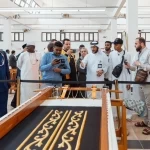 وفد إعلامي محلي دولي يطّلع على مراحل صناعة كسوة الكعبة وخدمات العنايّة بالحرمين الشريفين