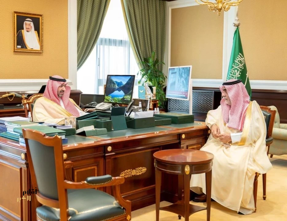 نائب أمير تبوك يطّلع على تقرير أعمال ولجان اختبارات نهاية الفصل الدراسي الثاني