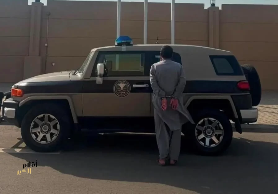 دوريات المجاهدين بجازان تقبض على مقيم لنقله مخالفين لنظام أمن الحدود