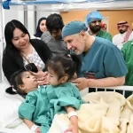 إنفاذًا لتوجيهات خادم الحرمين الشريفين وسمو ولي العهد.. بدء عملية فصل التوأم الملتصق الفلبيني (أوليفيا وجيانا)