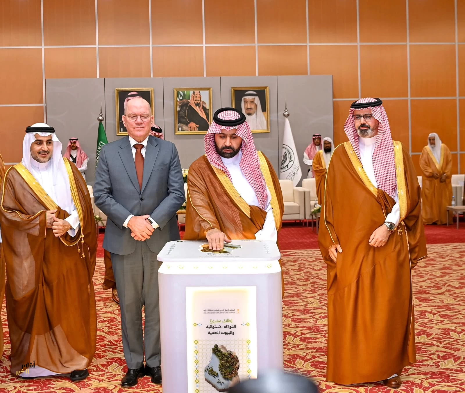 أمير منطقة جازان يطلق مشروع "الفواكه الاستوائية والبيوت المحمية" باستثمارات جاوزت الـ(600) مليون ريال