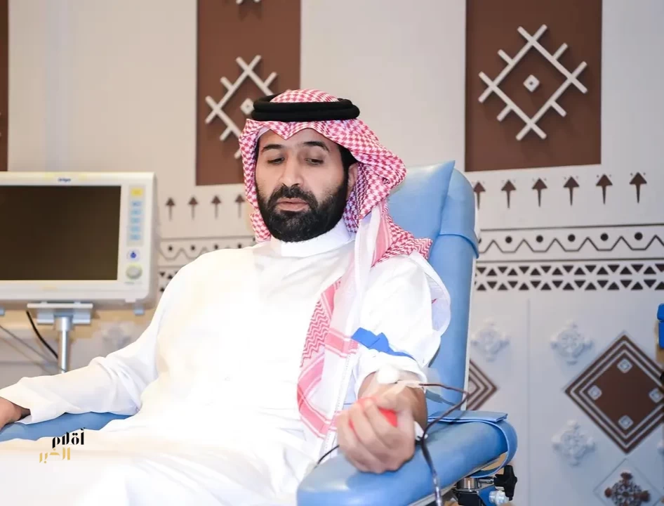 أمير منطقة جازان يُشارك في الحملة الوطنية السنوية للتبرع بالدم التي أطلقها سمو ولي العهد