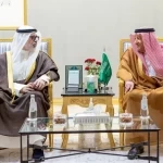 وزير خارجية الكويت يصل إلى الرياض