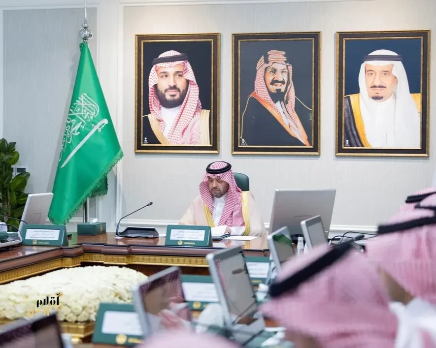أمير الحدود الشمالية يرأس الاجتماع التنموي الأول لعام 1448هـ