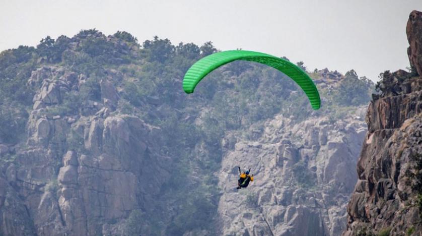 عسير مقر رئيس للاتحاد السعودي للطيران الشراعي