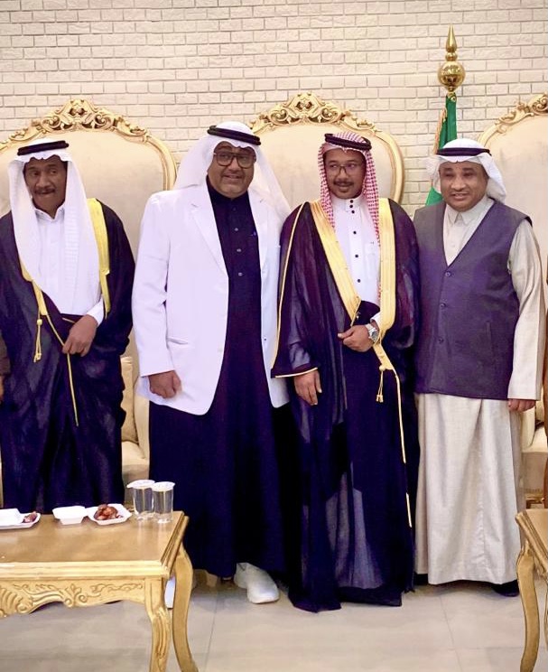 عايض المباركي يدخل القفص الذهبي