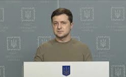 الرئيس الأوكراني يعلن التعبئة العامة في البلاد