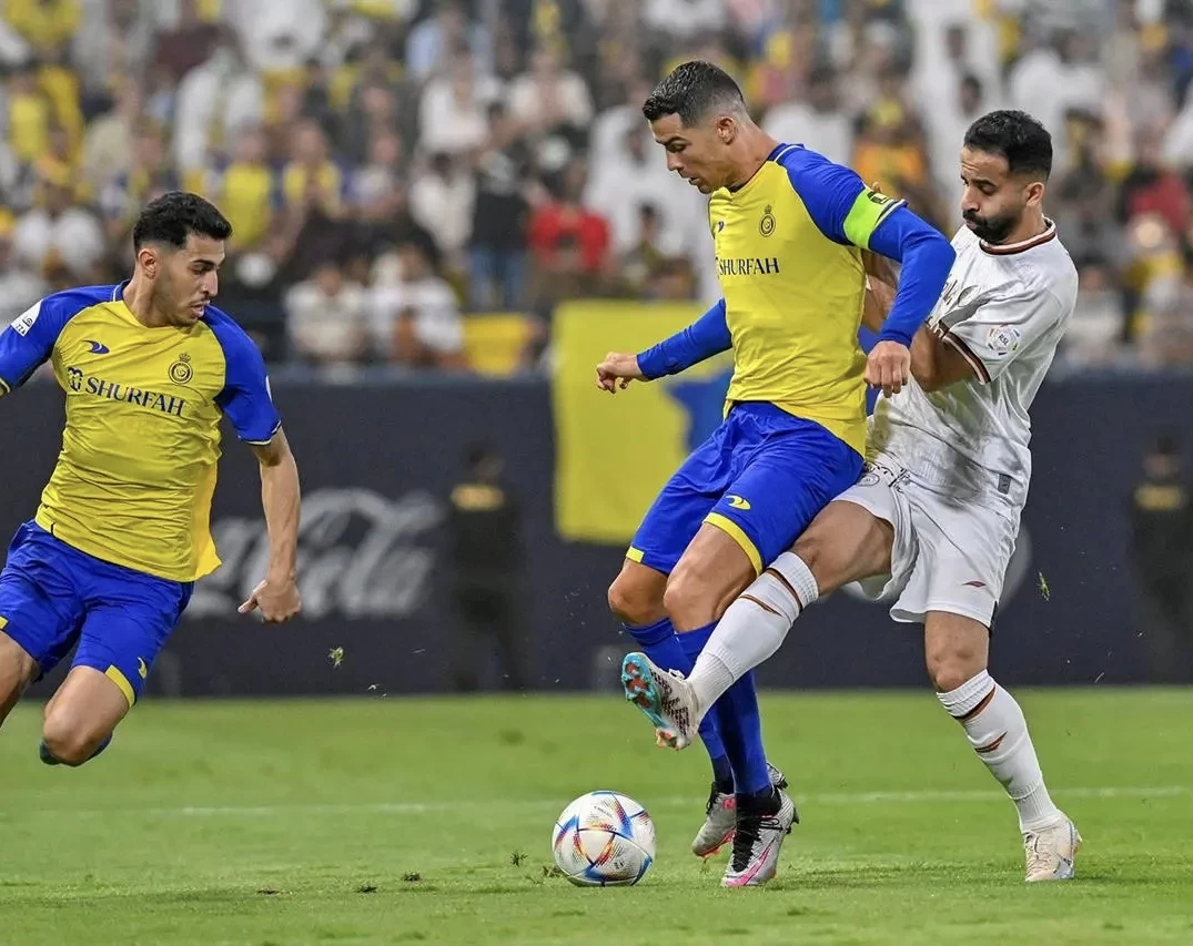 النصر يفوز على الشباب ويواصل ملاحقته للاتحاد