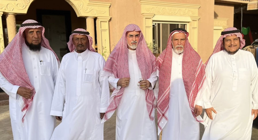 يا وجد حالي على الزلفي  طيبة وكرم أهلها يضفي