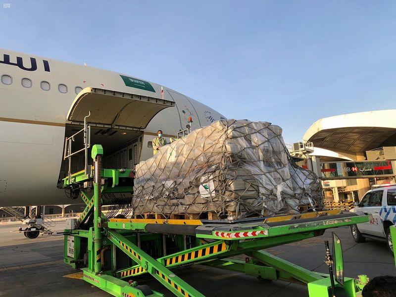 الربيعة: الجسر الجوي السعودي يحمل 120 طنًا من المساعدات الإغاثية