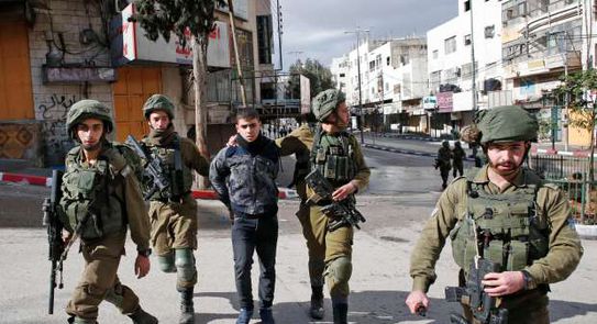 قوات الاحتلال الإسرائيلي تعتقل فلسطينيين من القدس المحتلة