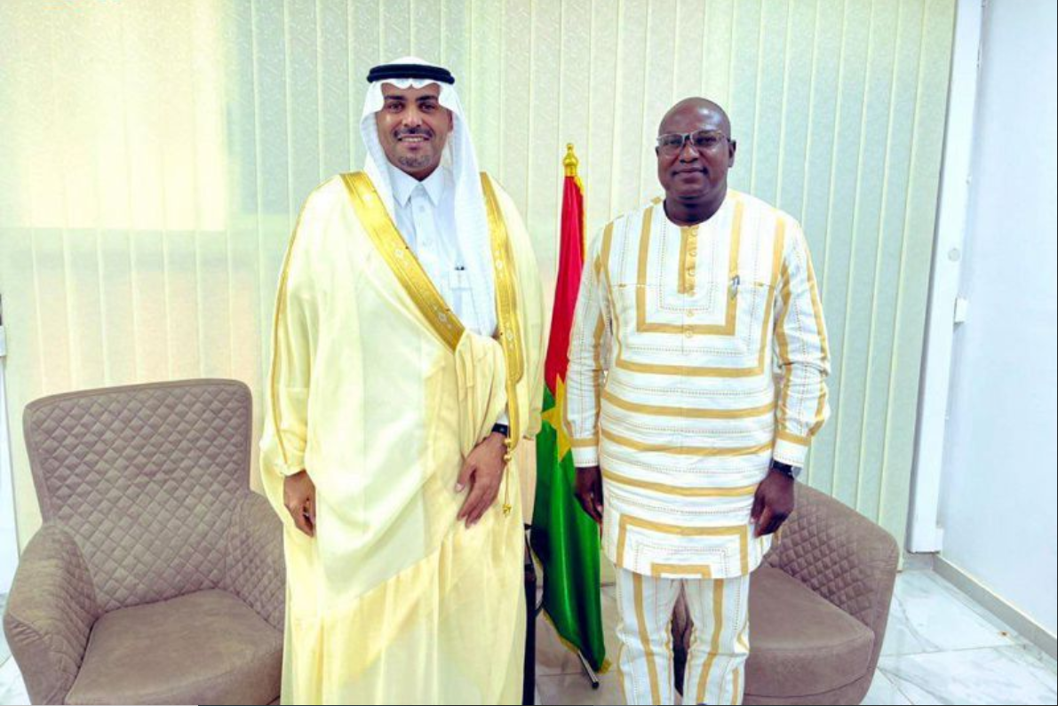 وزير البنية التحتية البوركيني يلتقي سفير خادم الحرمين الشريفين