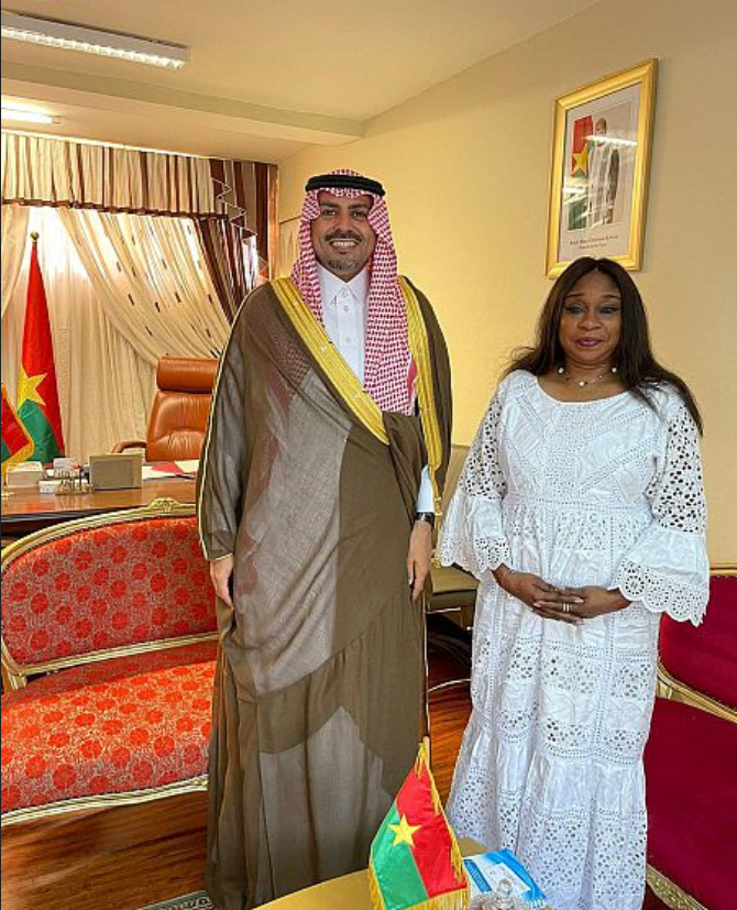 نائبة وزير الخارجية البوركينية تلتقي بالسفير الدوسري