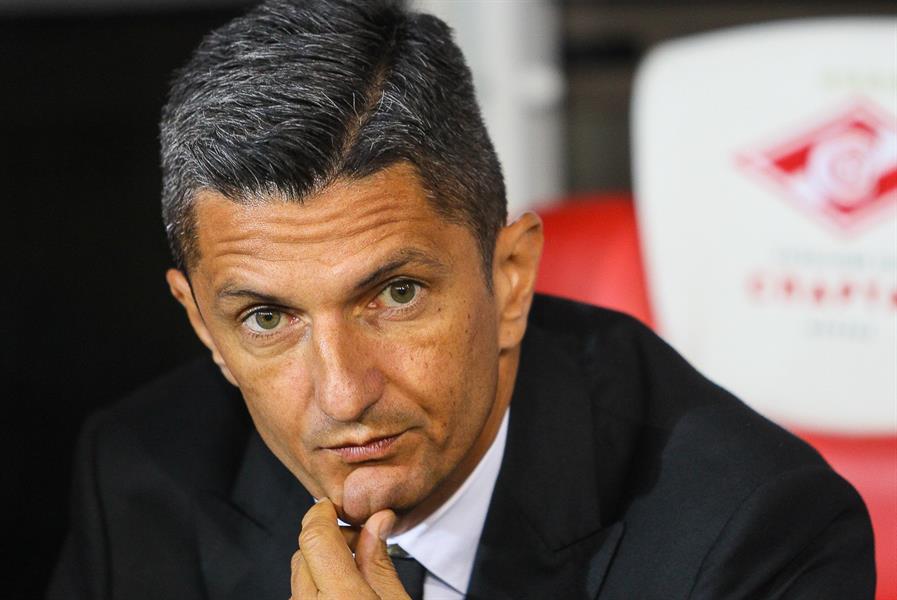 إقالة الهلال رسميًا لرازفان لوشيسكو وعين روجيرو ميكالي ليحل محله