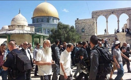 مستوطنون يهود يقتحمون المسجد الأقصى المبارك