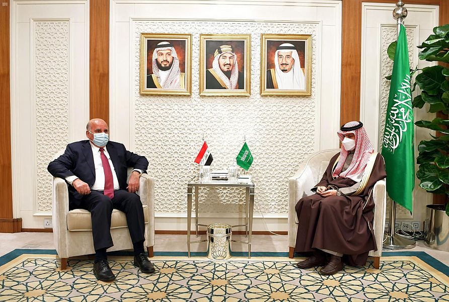 سمو الأمير فيصل بن فرحان يستقبل وزير الخارجية العراقي