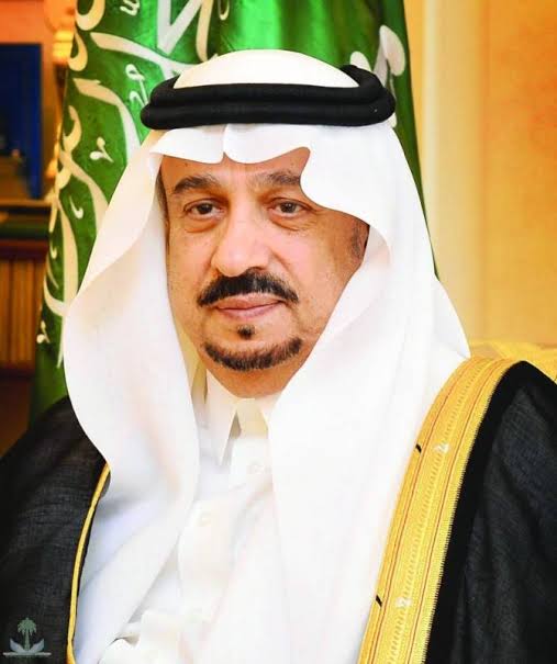 سمو الأمير فيصل بن بندر يستقبل محافظ الزلفي ورئيس نادي طويق بمناسبة صعود الفريق إلى دوري الدرجة الثانية