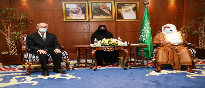 معالي وزير الشؤون الإسلامية يلتقي سفير اليابان لدى المملكة