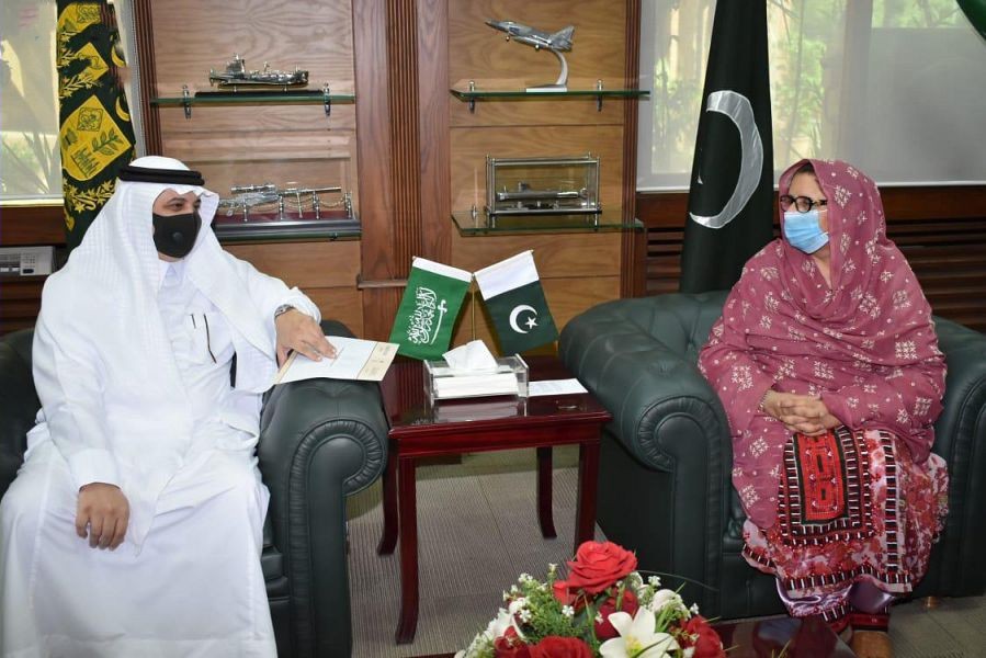 وزيرة الإنتاج الدفاعي الباكستانية تستقبل سفير المملكة لدى باكستان