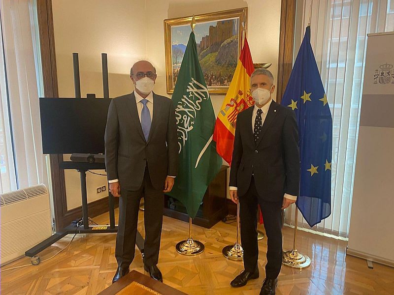 سفير المملكة لدى إسبانيا يلتقي بوزير الداخلية