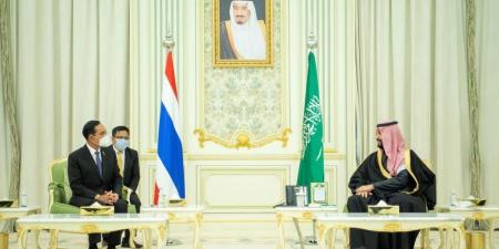 رئيس الوزراء وزير الدفاع في مملكة تايلند يستقبل وزير الموارد البشرية