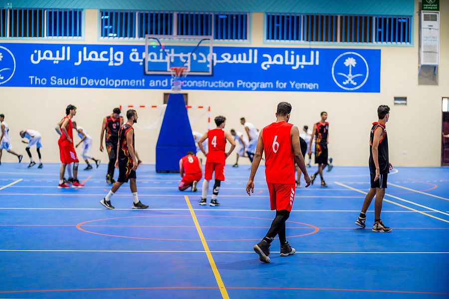 الصالة المغلقة في عدن بعد إعادة تجهيزها بدعم من المملكة.. تستضيف المربع الذهبي لكرة السلة بين أندية عدن وصنعاء وحضرموت