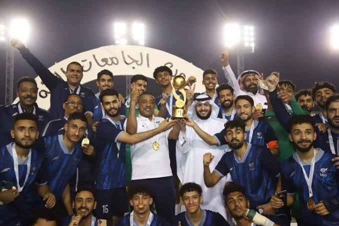 فريق جامعة الإمام عبدالرحمن بن فيصل بطلاً لدوري الجامعات لكرة القدم (ب)