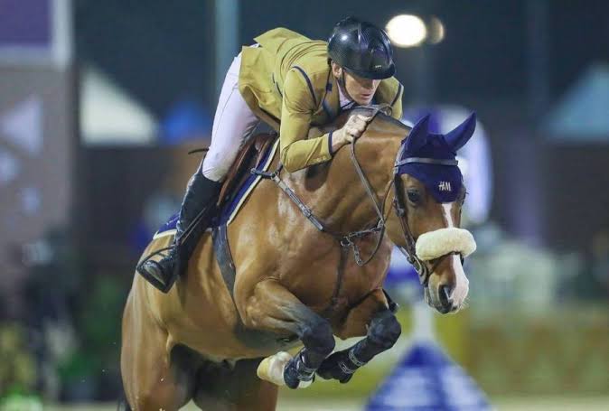 المصنّف الثاني عالمياً يخطف شوط "قفز السعودية" الكبير