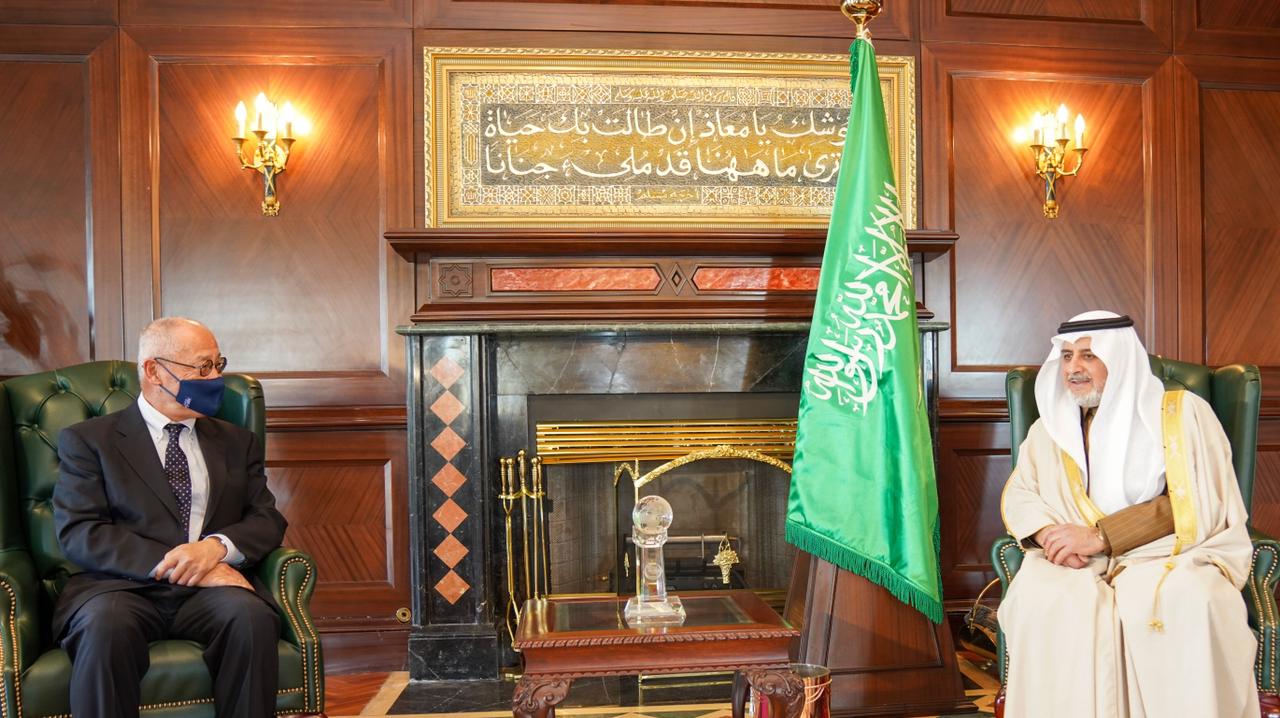 أمير تبوك يستقبل سفير اليابان لدى المملكة