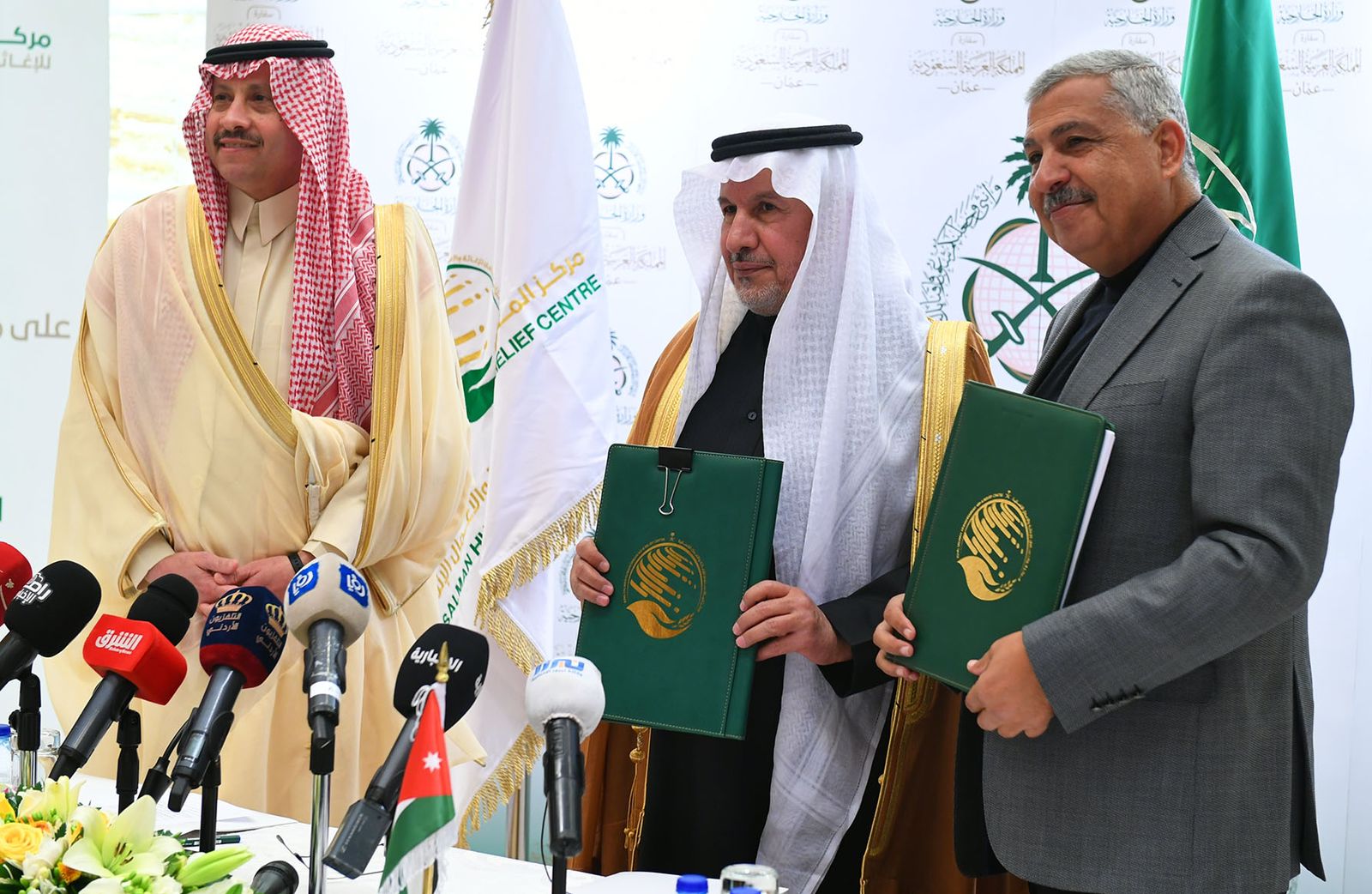 الدكتور الربيعة يوقع اتفاقيتين لصالح اللاجئين في الأردن