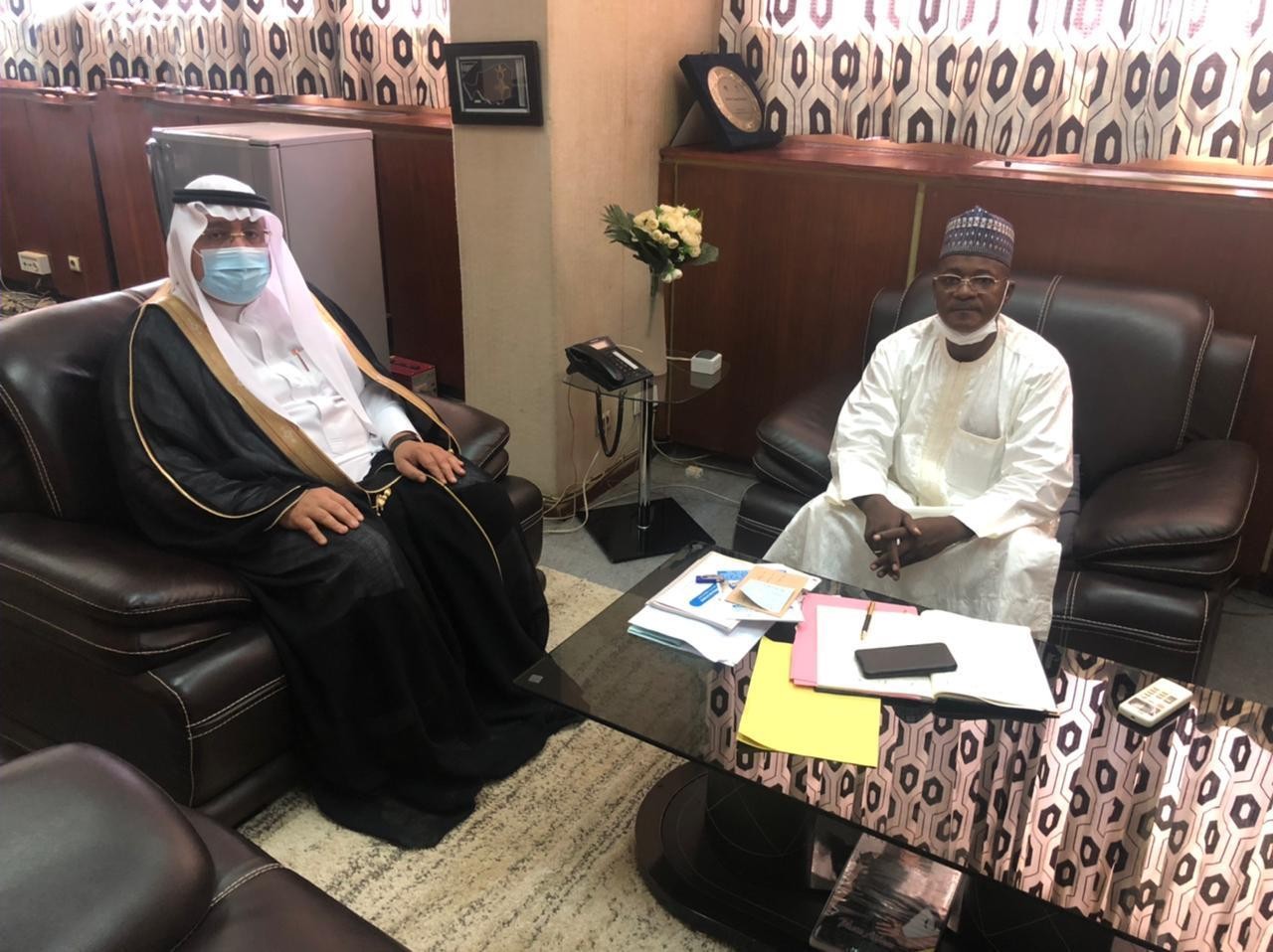 وزير التوظيف والعمل والضمان الاجتماعي النيجري يلتقي بسفير خادم الحرمين الشريفين