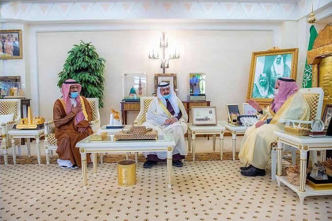 سمو أمير القصيم يستقبل مديري فرع وزارة الرياضة بالمنطقة السابق والحالي