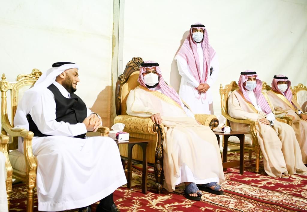 سمو نائب أمير منطقة جازان يعزي شيخ شمل الحسيني والنجوع بوفاة شقيقه ..
