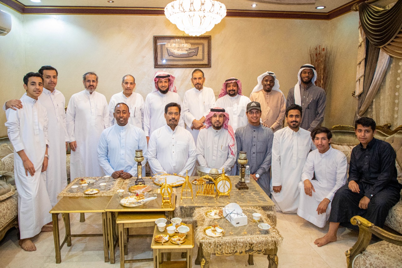 افطار عبدالله السنوي يجمع الأصحاب والأحباب 