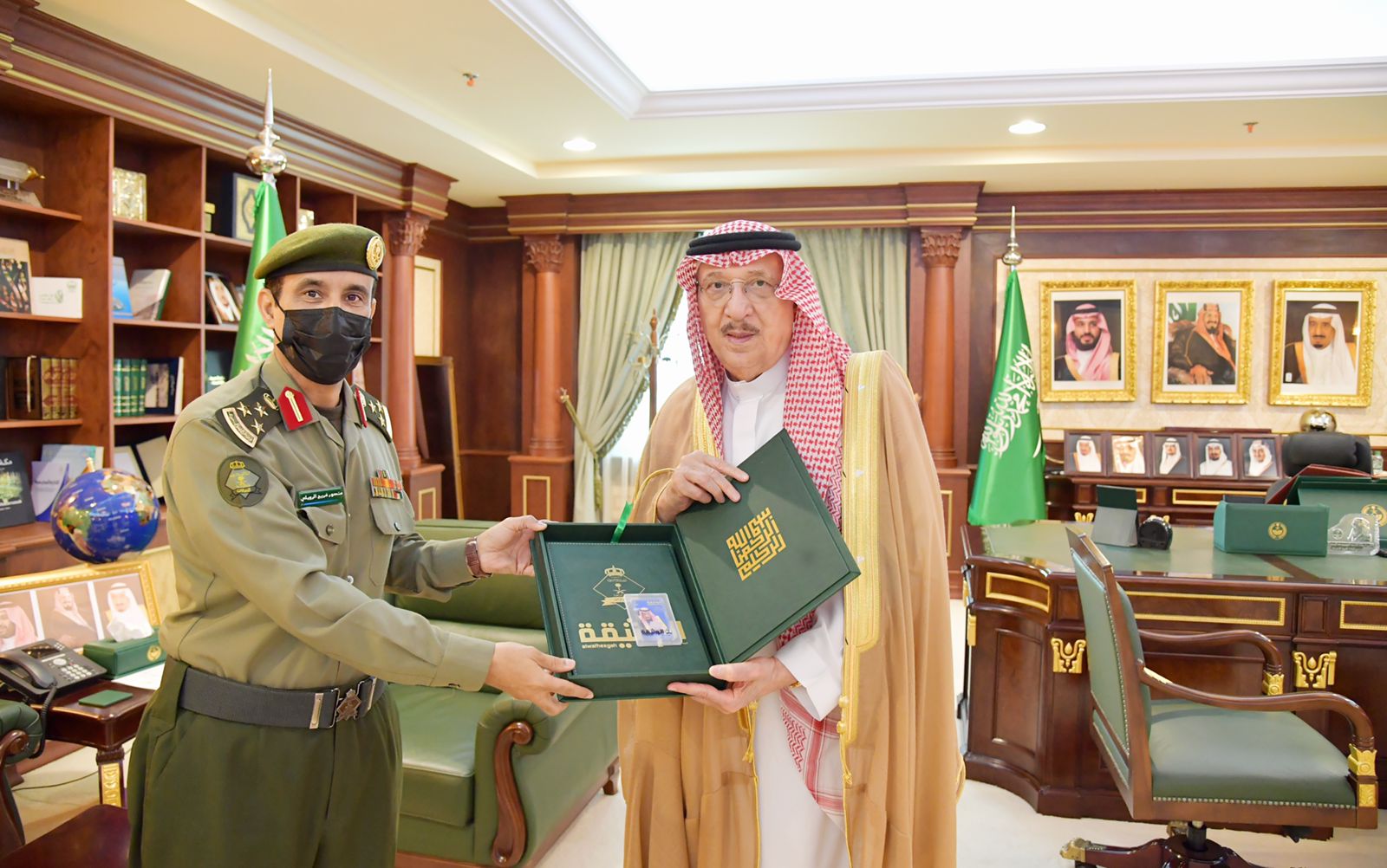 سمو أمير منطقة جازان يستقبل مدير جوازات المنطقة ..