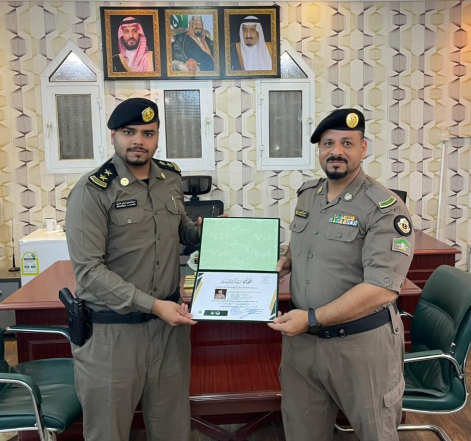 مدير مرور ابو عريش يكرم «دحباش» بوادي جازان