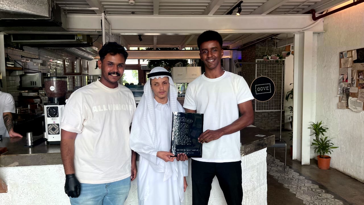 جستر جازان تشارك ثانوية الخوارزمي(برنامج العوق البصري)بمــــــــبادرة ترجمة " قوائم الطعام والمشروبات للغة برايل