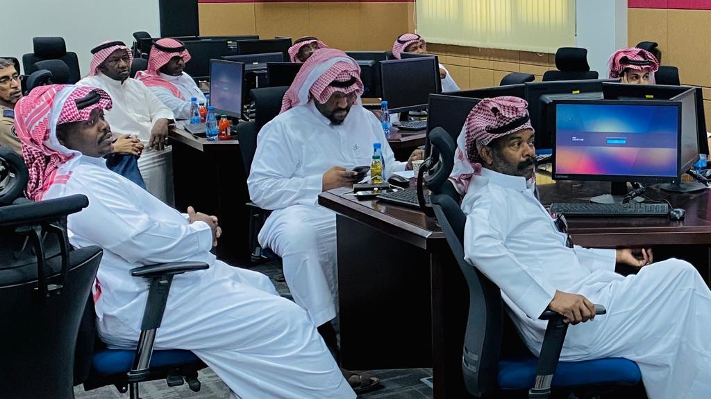 دورة تدريبية في "أنظمة الجامعة الإلكترونية" لموظفي كليات وادي الدواسر