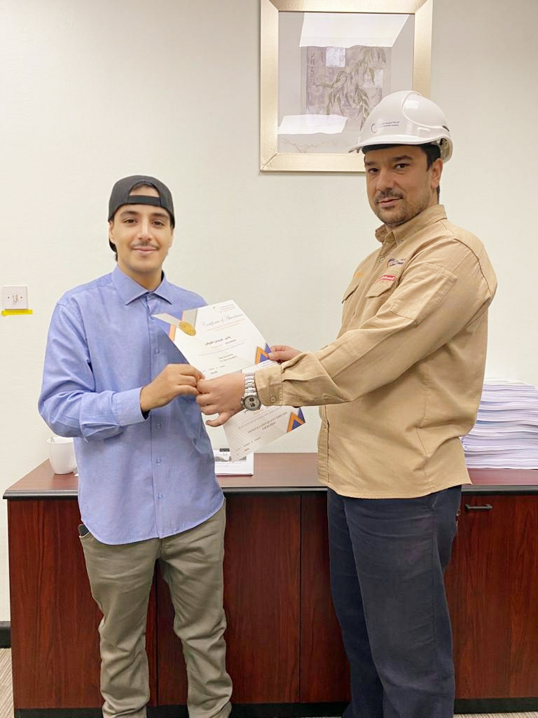 "الفيفي" يحقق الأمتياز بدورة "التعامل مع العدادات الذكية