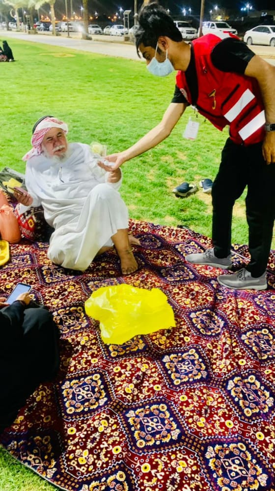 الهلال الأحمر بحائل ينفذ مبادرة   إجتماعية بمناسبة اليوم العالمي للأب