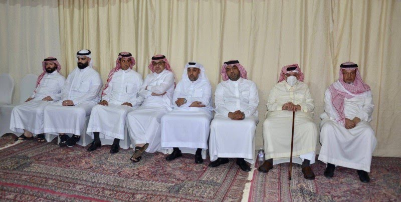 آل عناني  وحمودة يستقبلون المعزين بفقيدتهم 