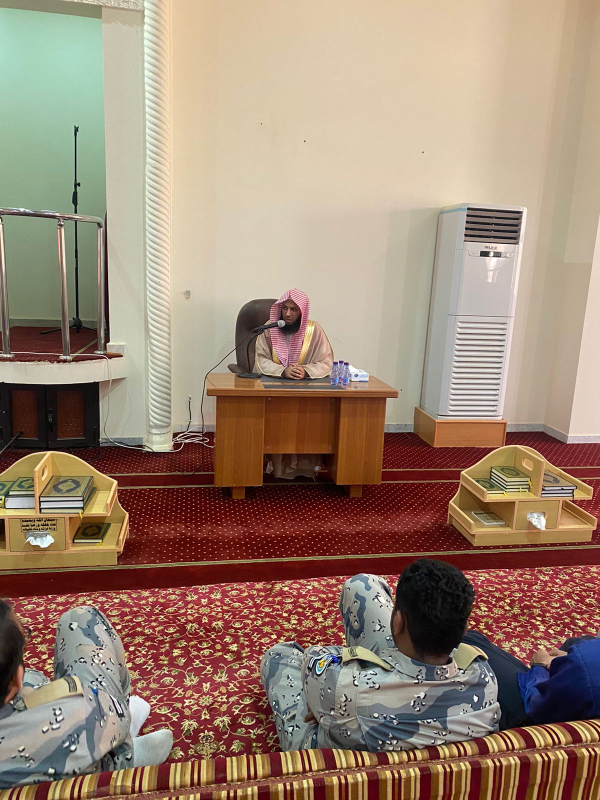 فرع هيئة الأمر بالمعروف بمنطقة الحدود الشمالية ينفّذ برنامجاً توعوياً لمنسوبي قطاع حرس الحدود بشعبة نصاب