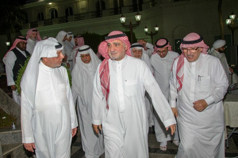 أمراء ومسؤولون يقدمون العزاء لأسرة آل خوجه في وفاة عميد الإثنينية الأديب عبدالمقصود خوجه