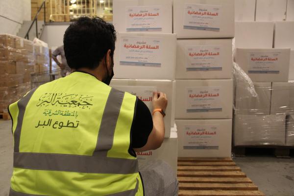 فرق تطوعية طلابية من أبناء المستفيدين بجمعية البر بالمنطقة الشرقية   