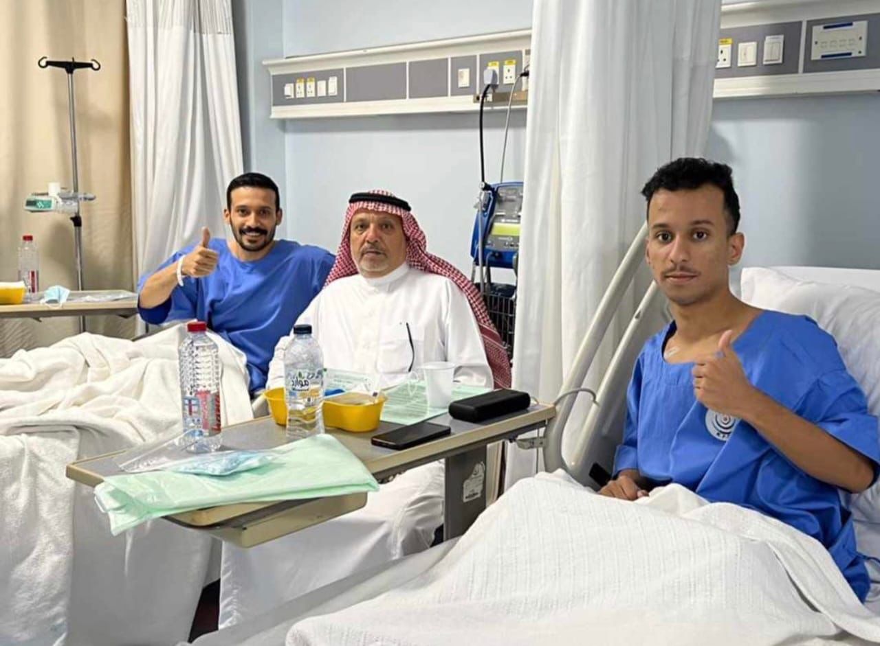 في موقف أخوي نبيل ... "ليث" يتبرع بكليتيه لشقيقه "علي" لينهي معاناته مع الغسيل الكلوي