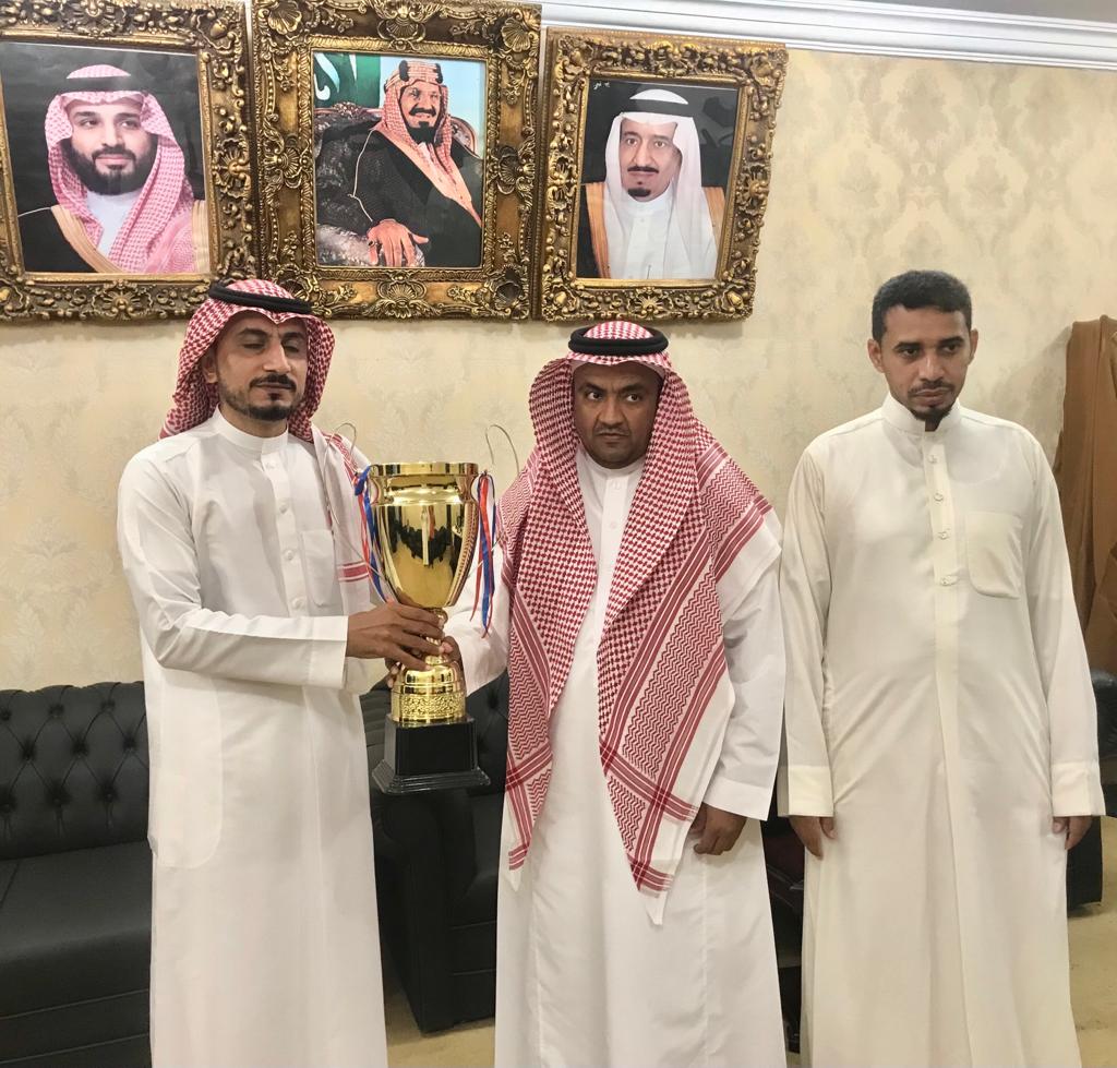 ” آل سالم ” يستقبل أبطال الوطن ( منتخب الشقيق )