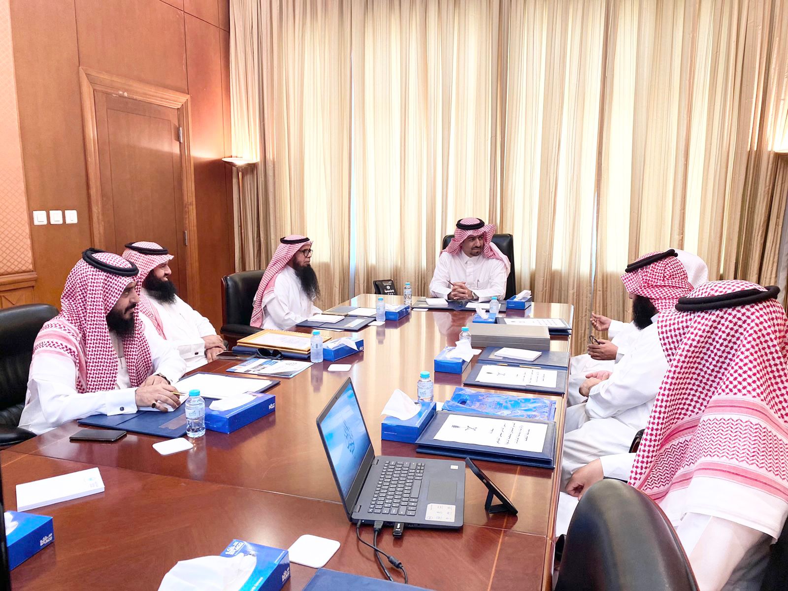 الخريف يطلع على برامج جمعية الدعوة والإرشاد وتوعية الجاليات بمحافظة القطيف