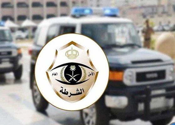 دوريات شرطة محافظة صامطة تقبض على مخالف لنظام أمن الحدود بحوزته (1966) قرصًا من الإمفيتامين المخدر